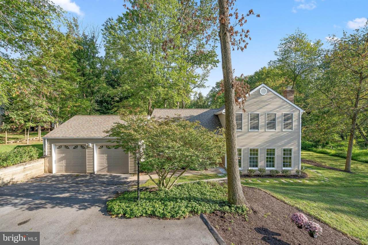 4040 Arjay Circle - Photo 1