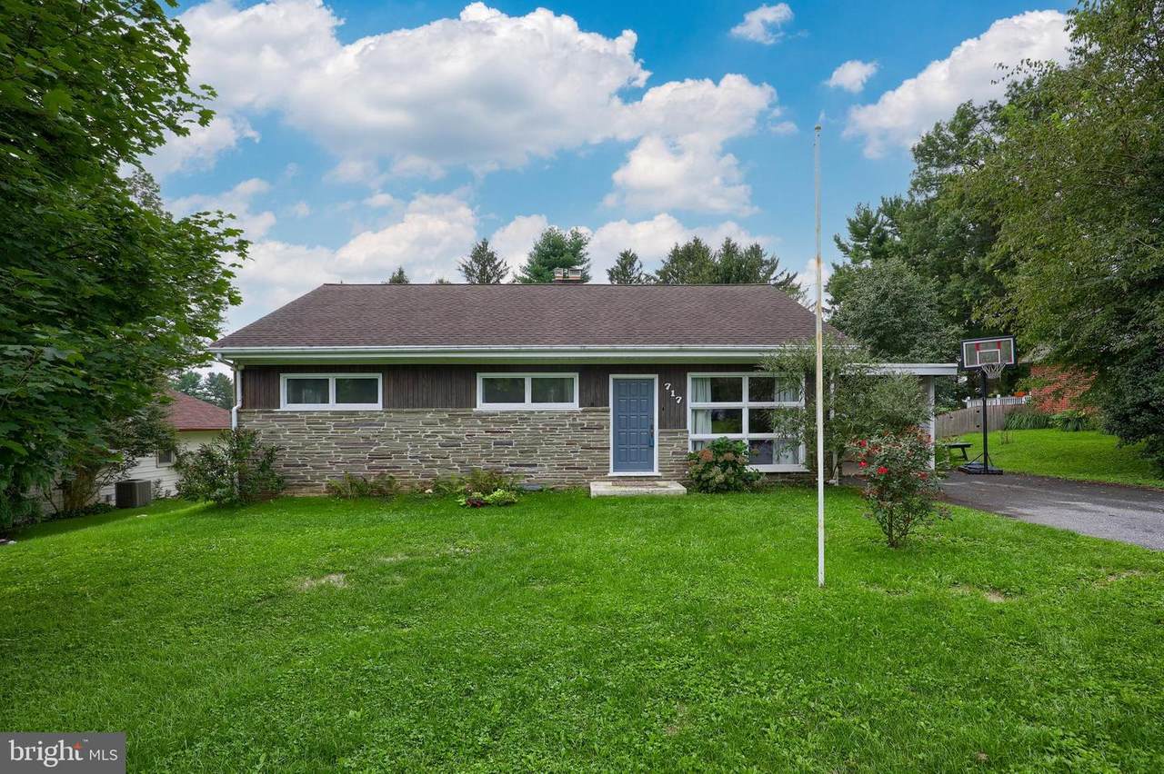 717 Fairway Drive - Photo 1
