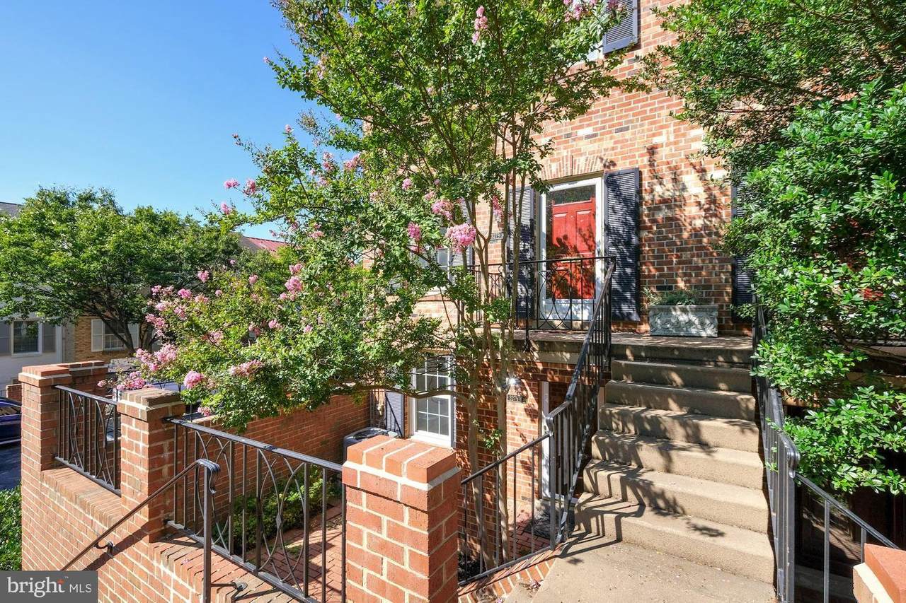3279 Sutton Place - Photo 1