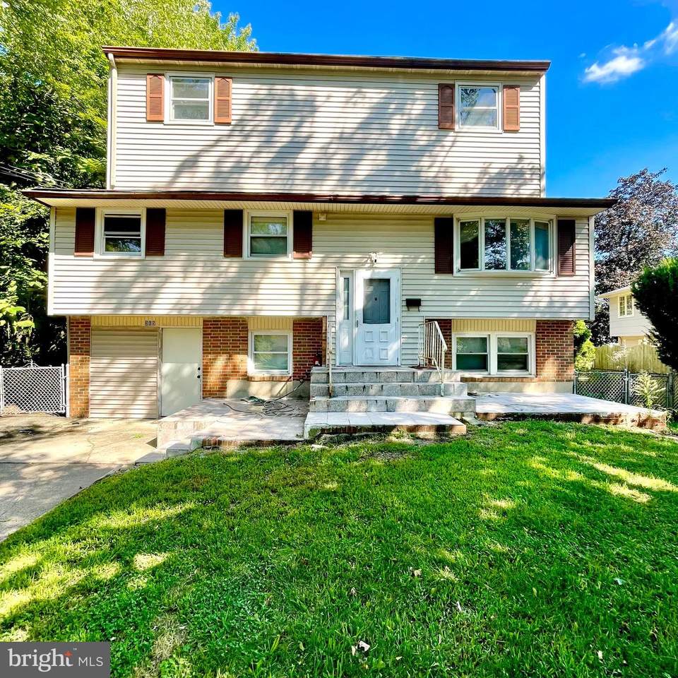 365 Monroe Avenue - Photo 1
