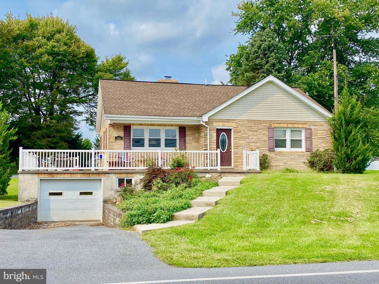 3081 Oak Street - Photo 1