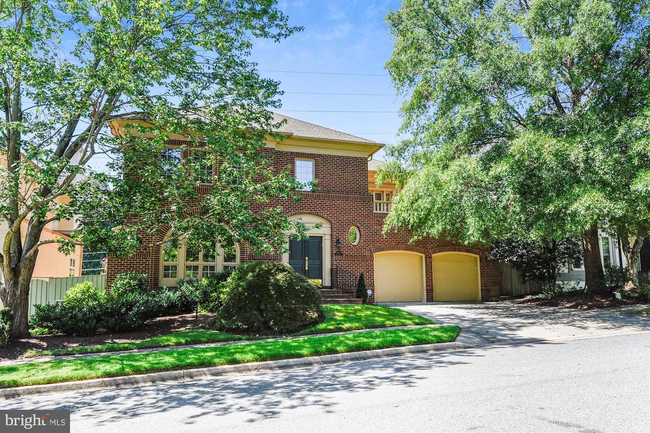 8027 Cobble Creek Circle - Photo 1