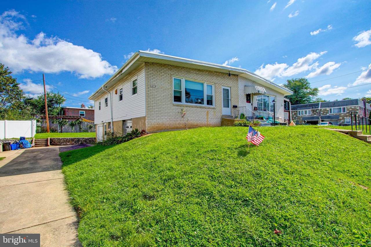 1073 Surrey Road - Photo 1