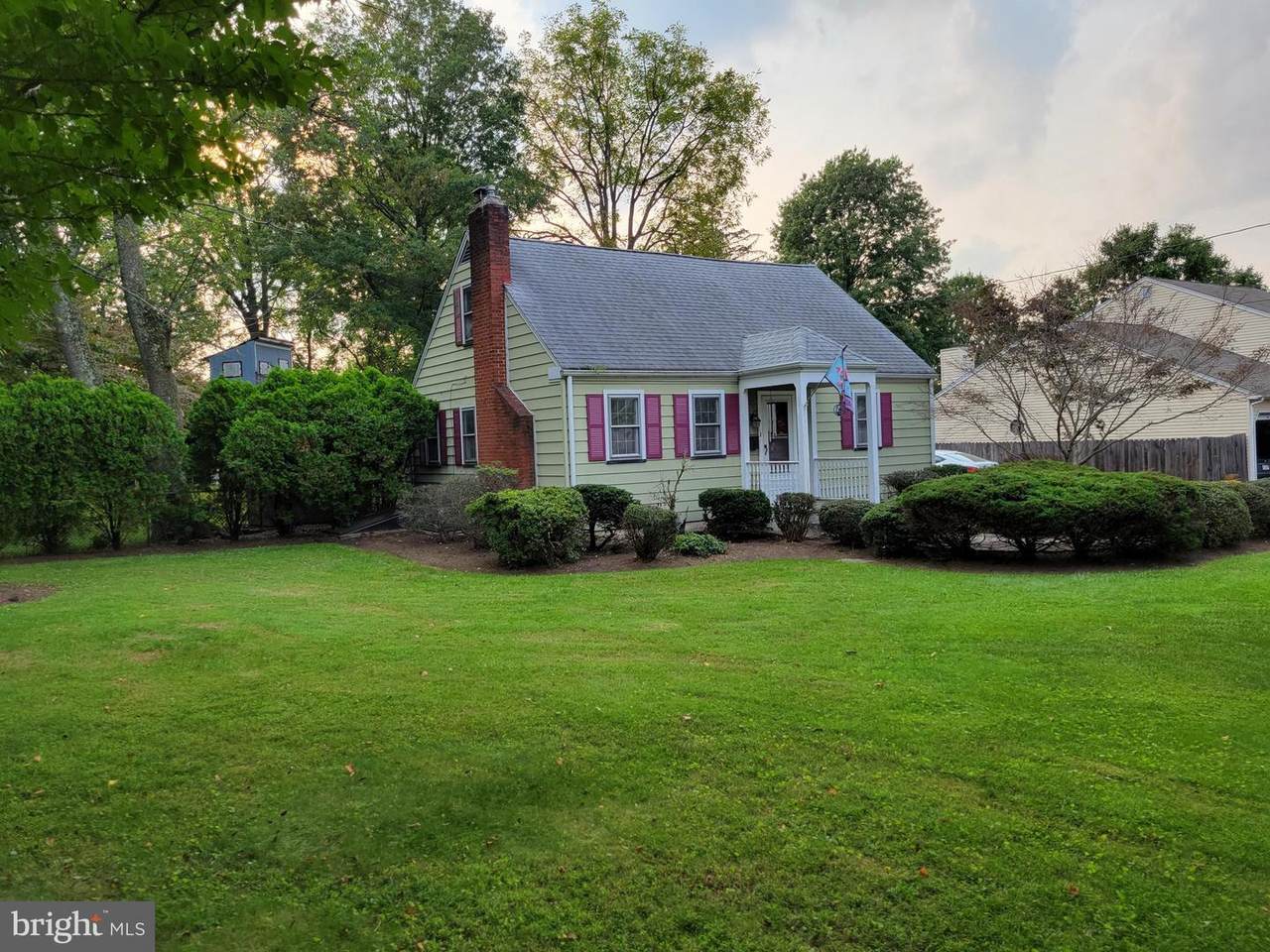 563 Howell Avenue - Photo 1