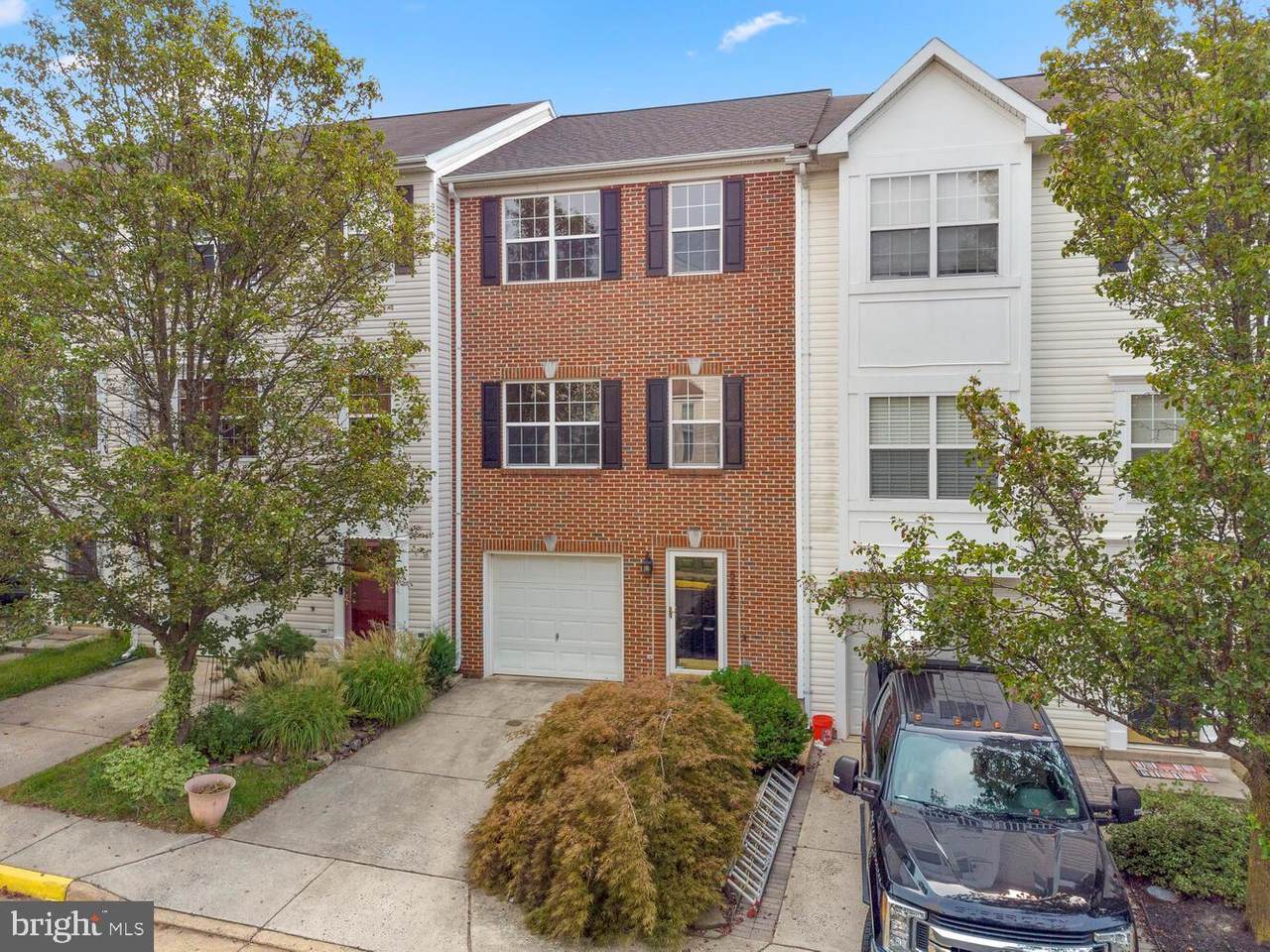 566 Kalmia Square - Photo 1