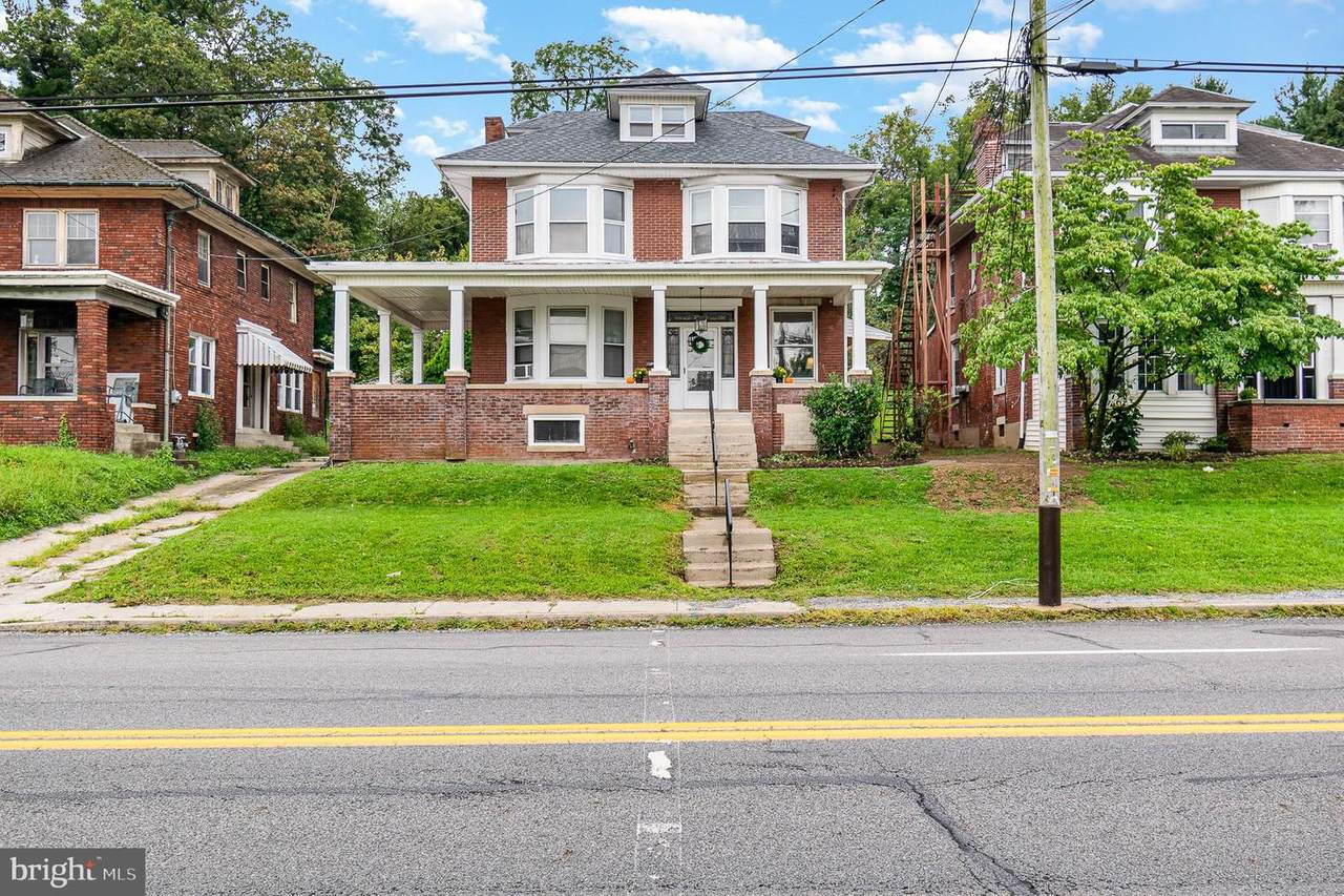 2203 Walnut Street - Photo 1