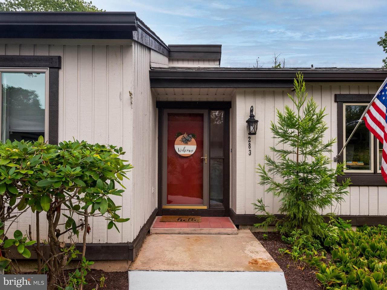 283 Devon Way - Photo 1