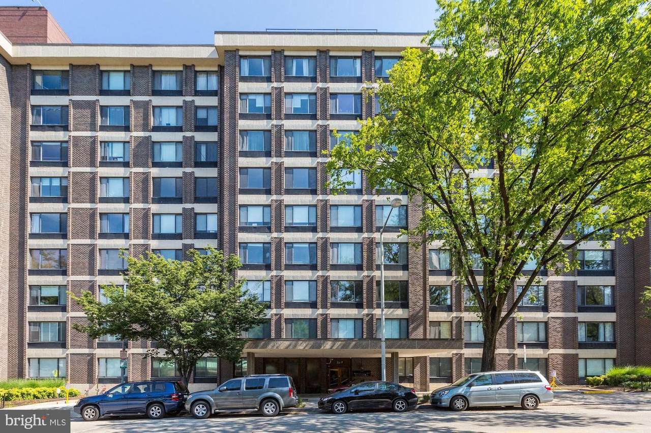 2501 Calvert Street - Photo 1