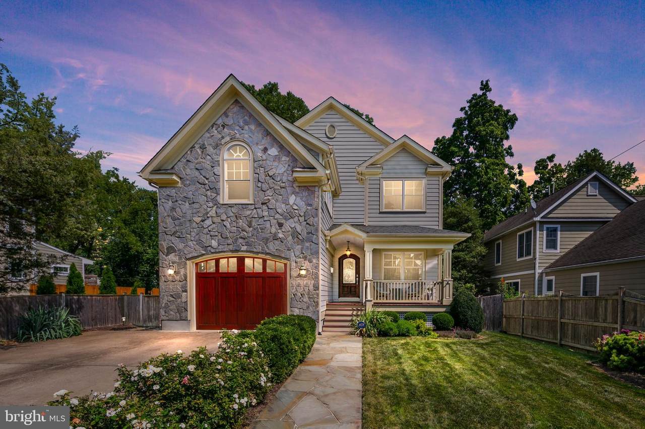 1707 Oakland Street - Photo 1