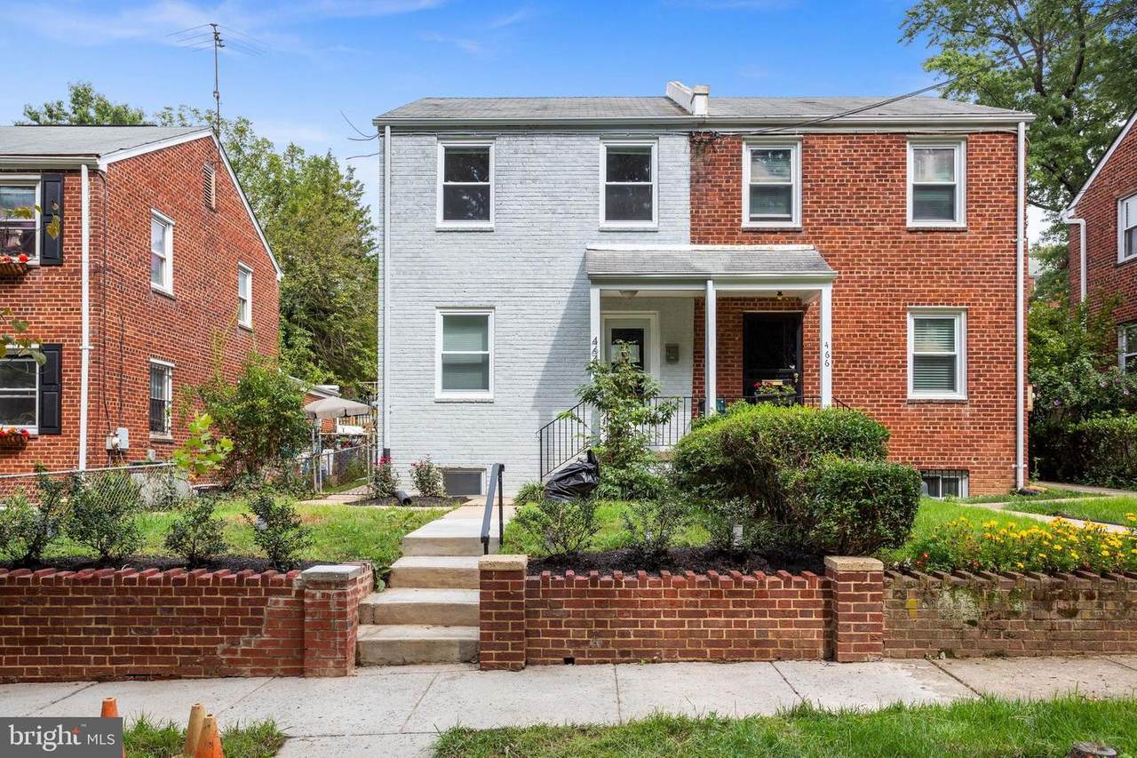 464 Burns Street - Photo 1