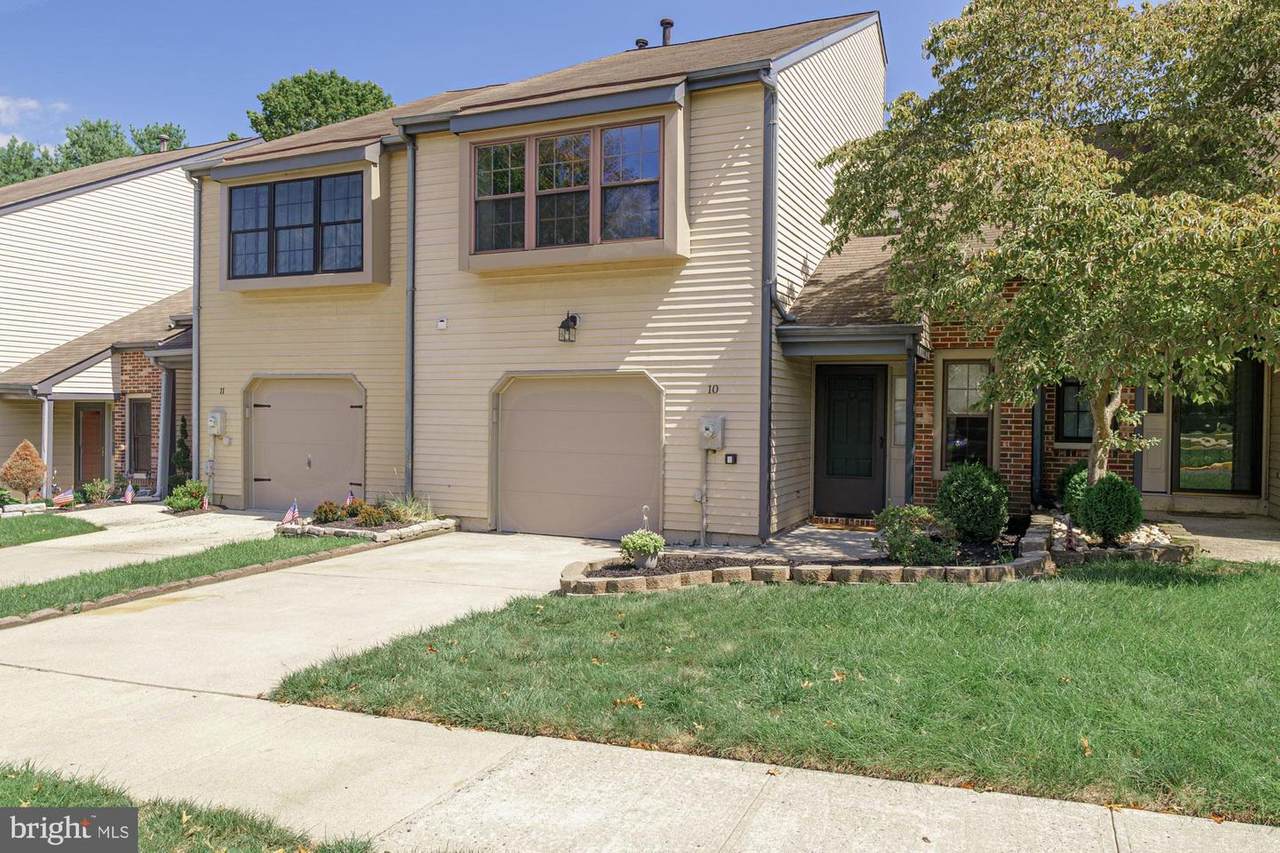 10 Emily Court - Photo 1