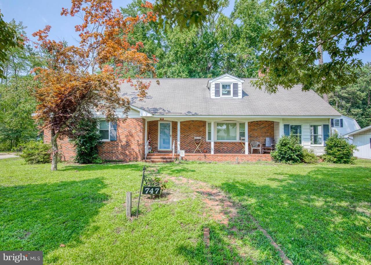 747 Shore Drive - Photo 1