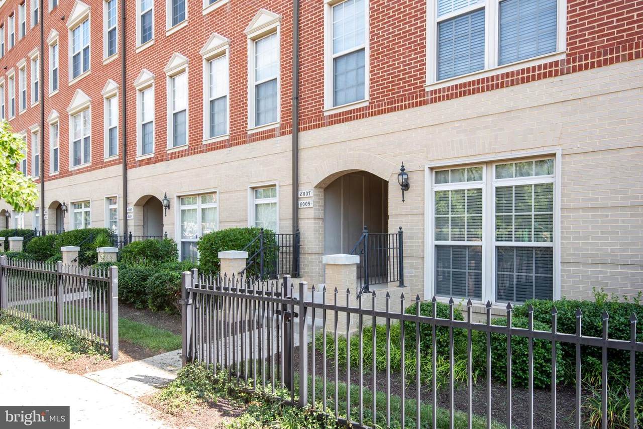 8009 Crescent Park - Photo 1