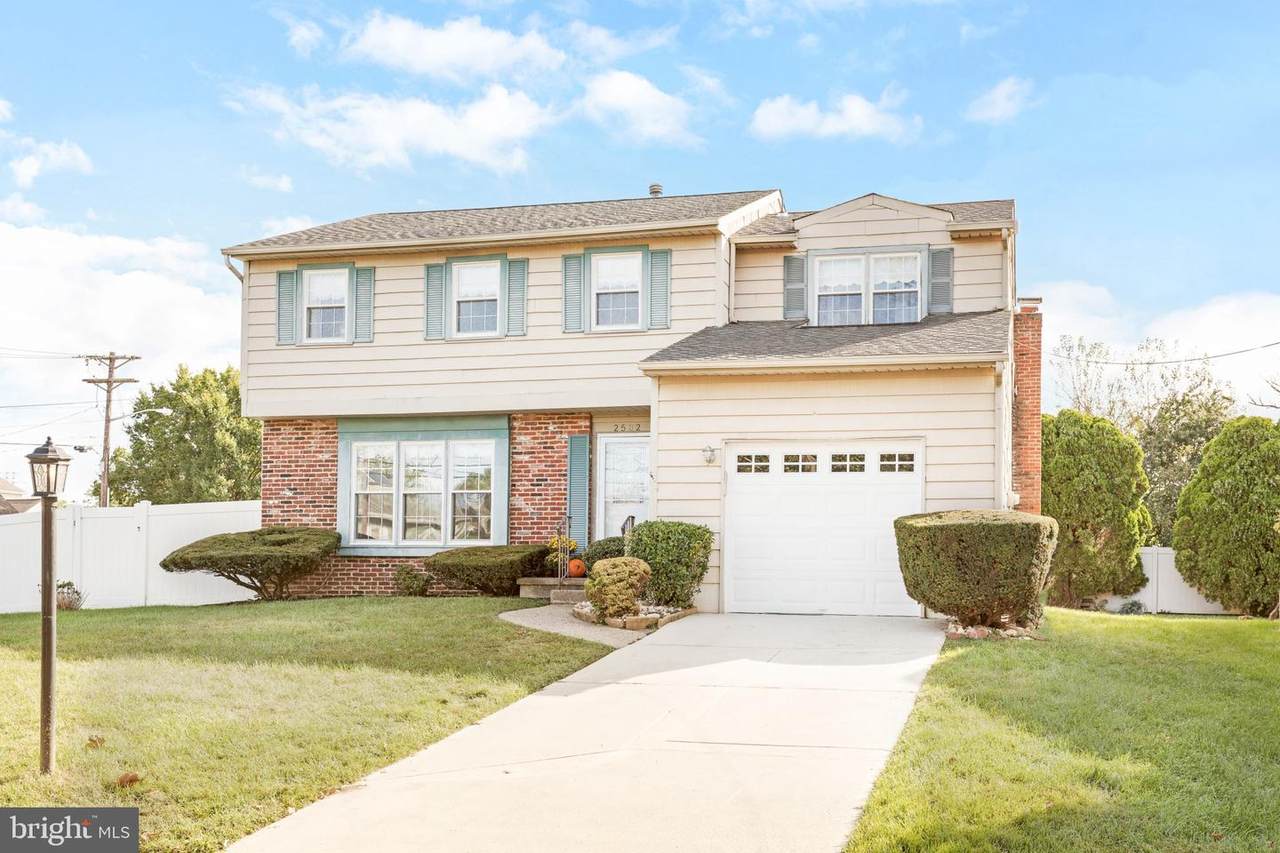 2532 Pettit Road - Photo 1