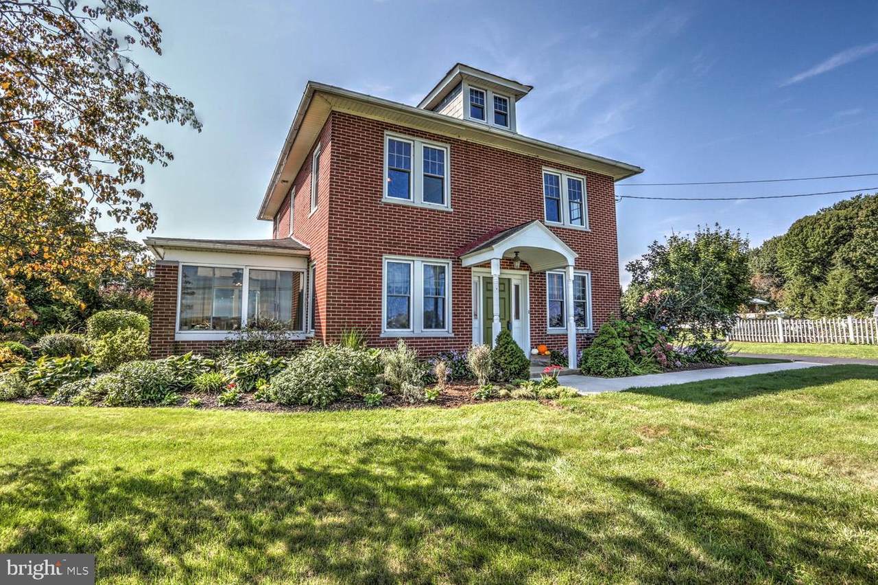 842 Farmingdale Road - Photo 1