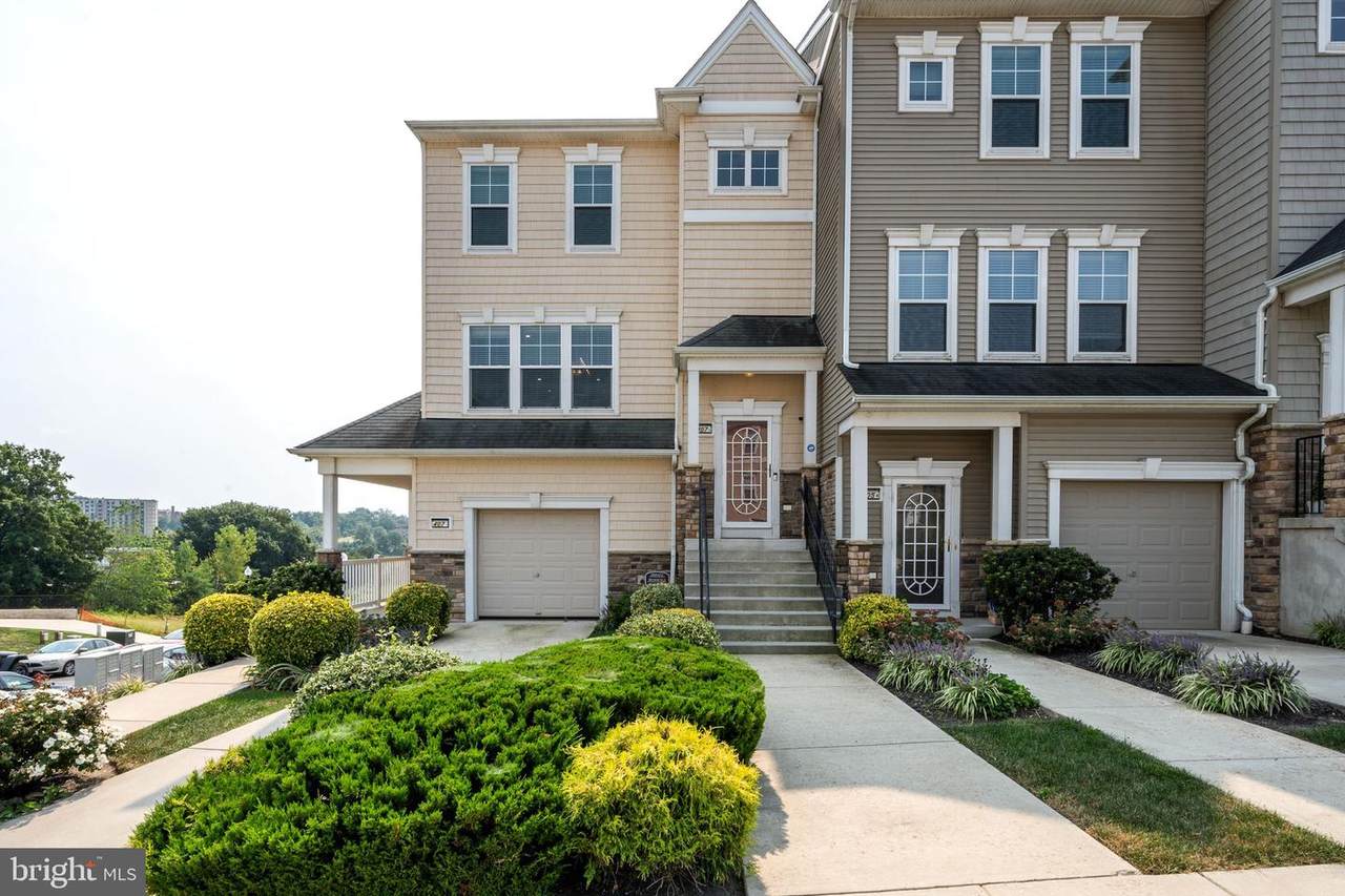 407 Woodcrest Drive - Photo 1