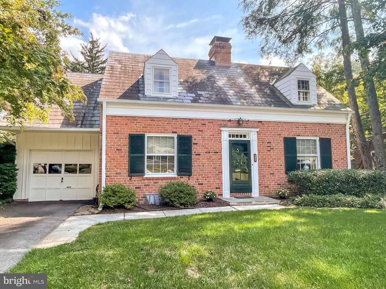 549 Piccadilly Road - Photo 1