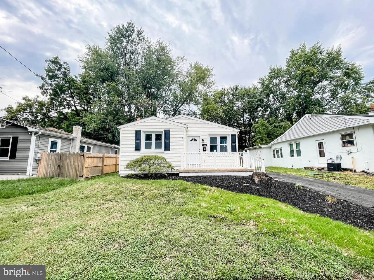 103 Stanley Avenue - Photo 1