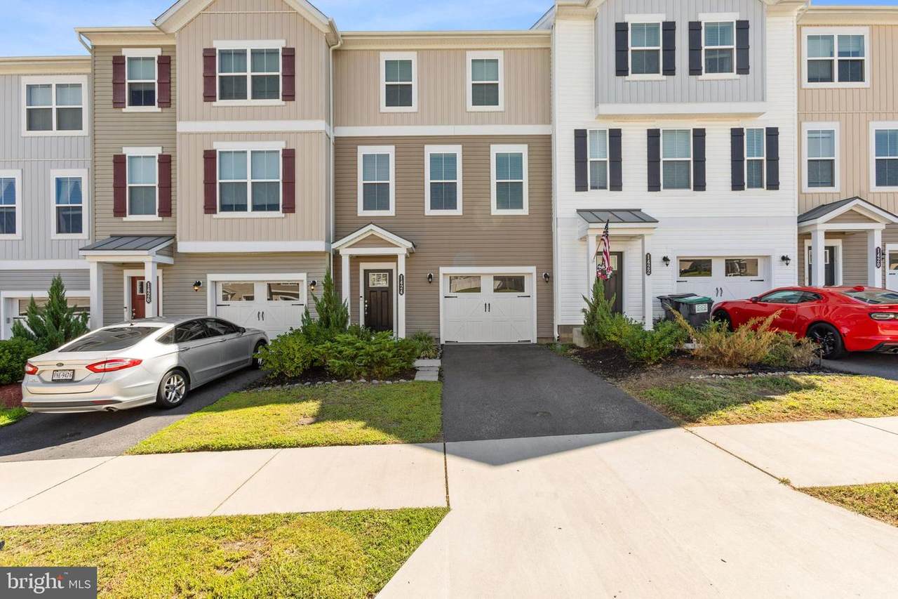 1424 Hudgins Farm Circle - Photo 1