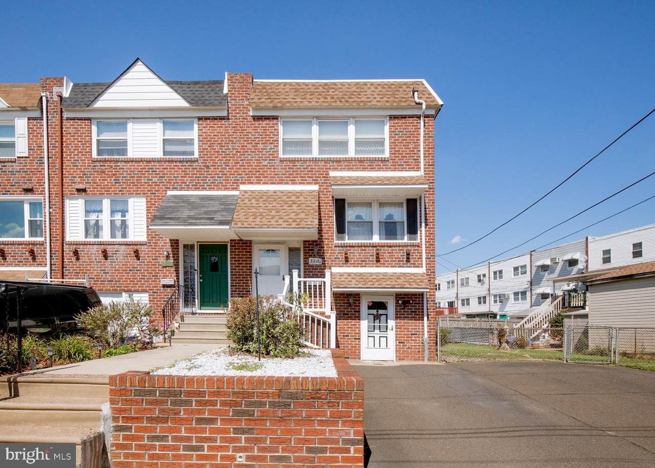 3217 Holly Road - Photo 1