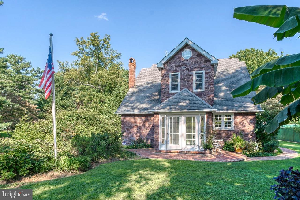 200 Glen Street - Photo 1