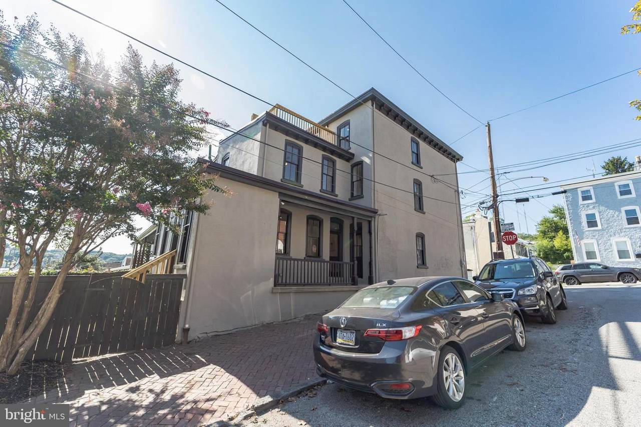 227 Hermitage Street - Photo 1