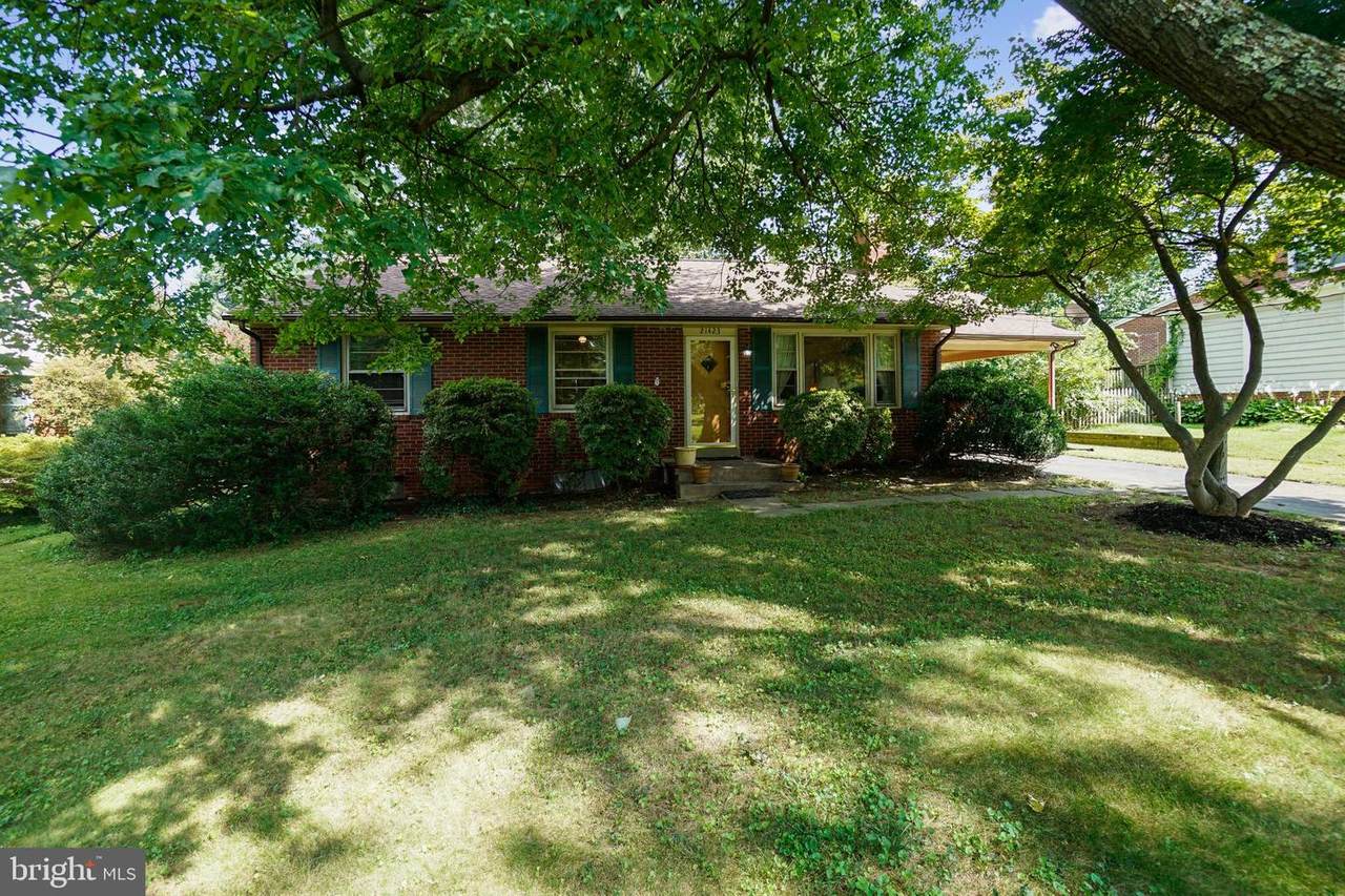 21423 Montgomery Avenue - Photo 1