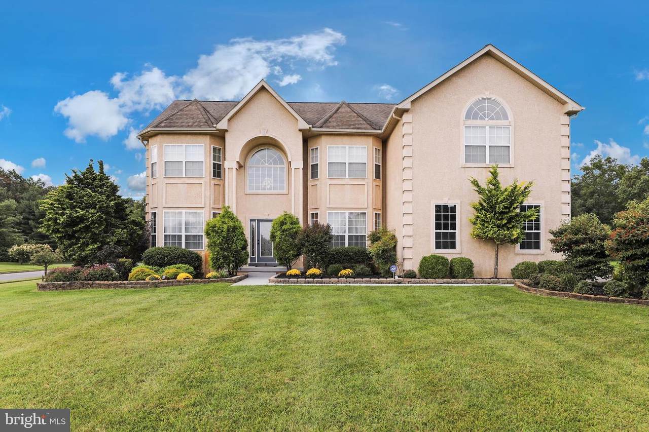 11 Sandra Way - Photo 1