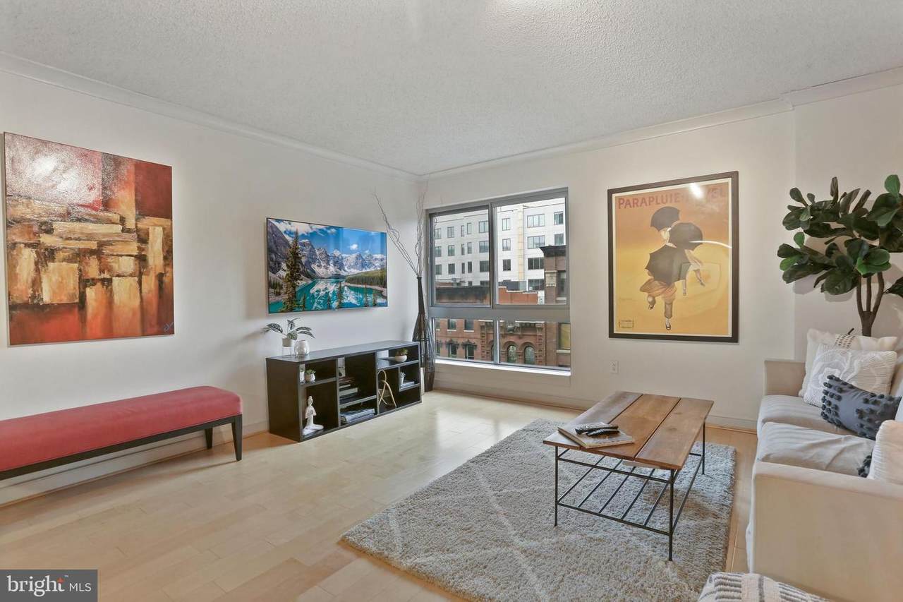 777 7TH Street - Photo 1