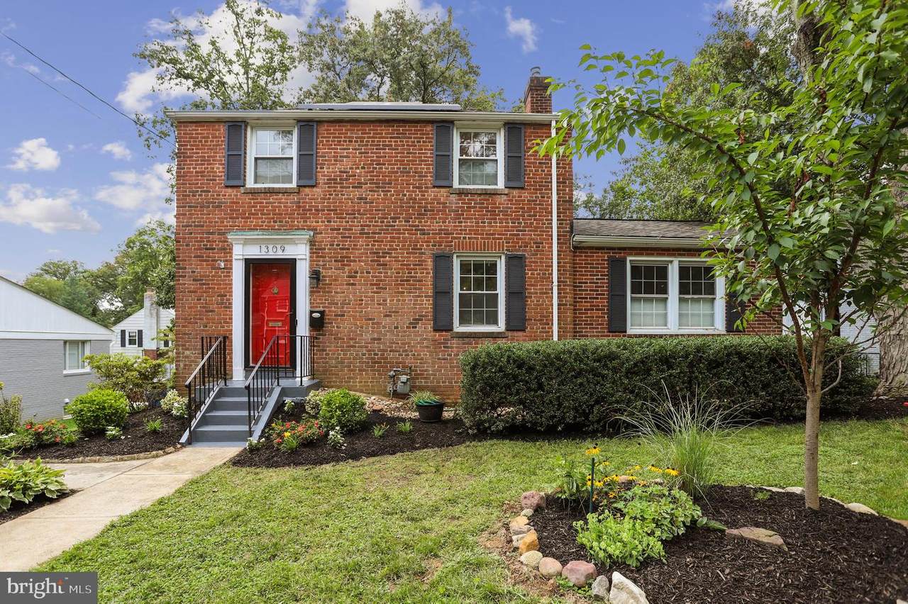 1309 Erskine Street - Photo 1