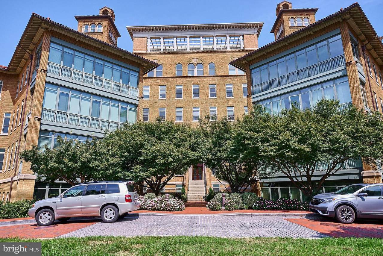2425 L Street - Photo 1