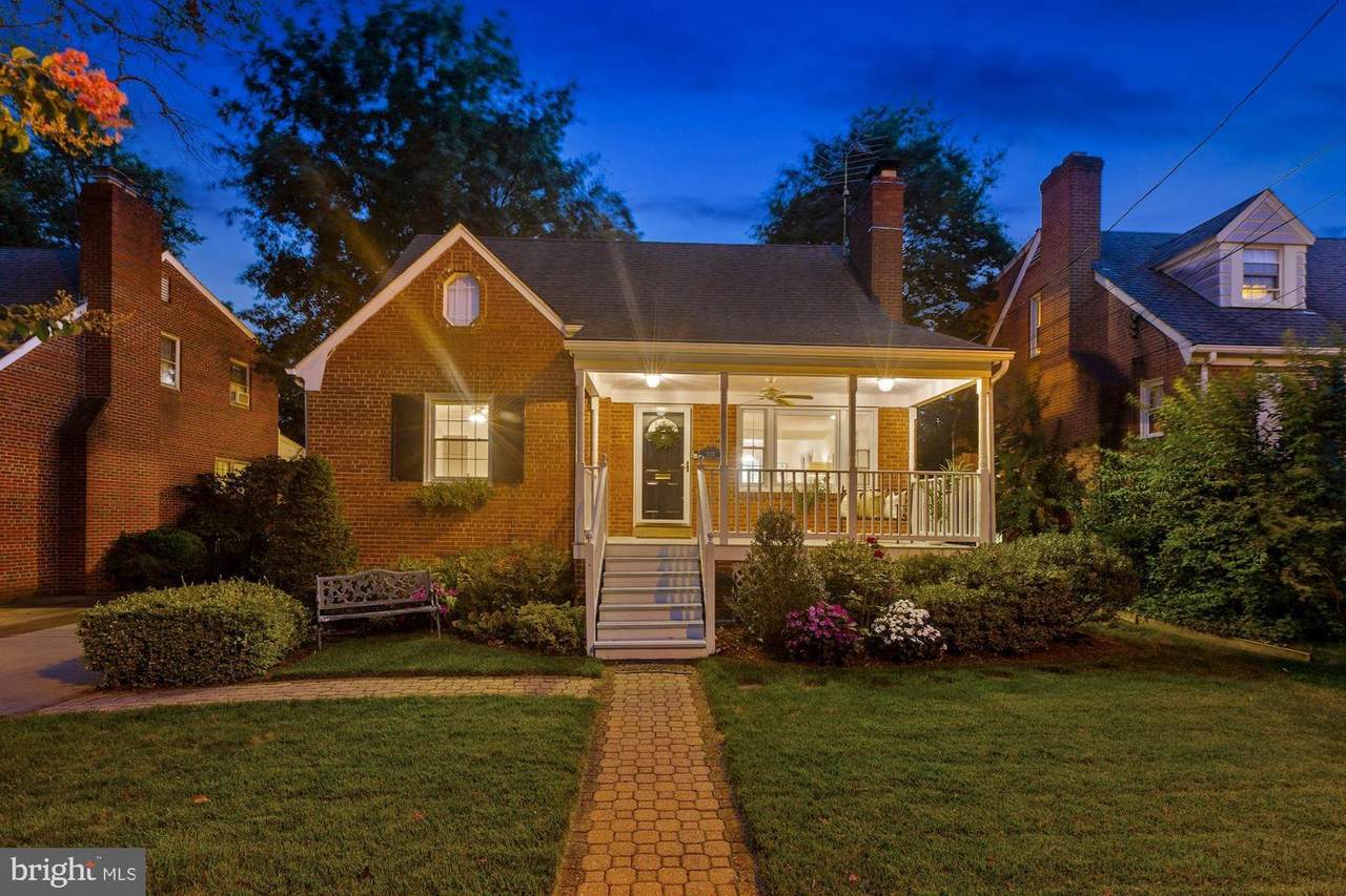 1722 Crestwood Drive - Photo 1