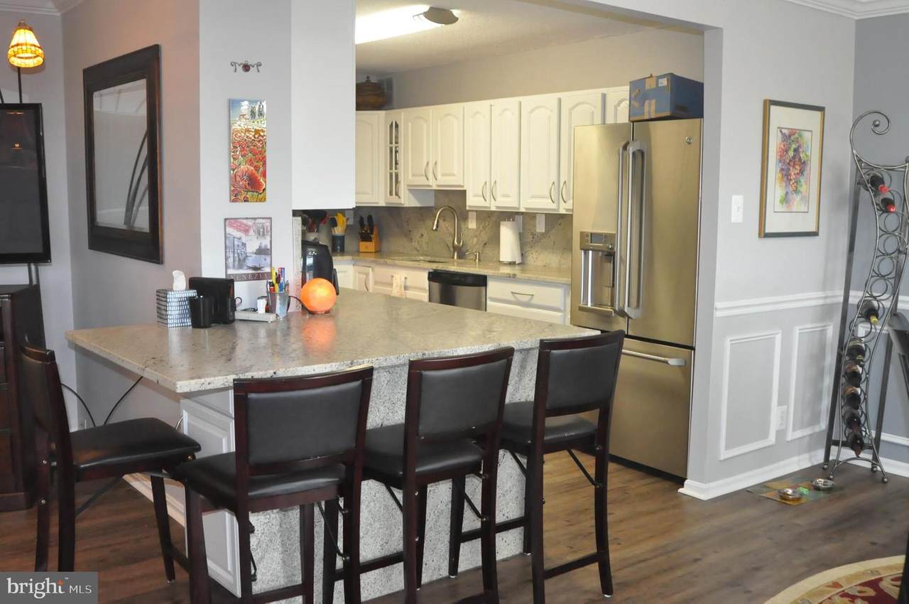 203 Yoakum Parkway - Photo 1