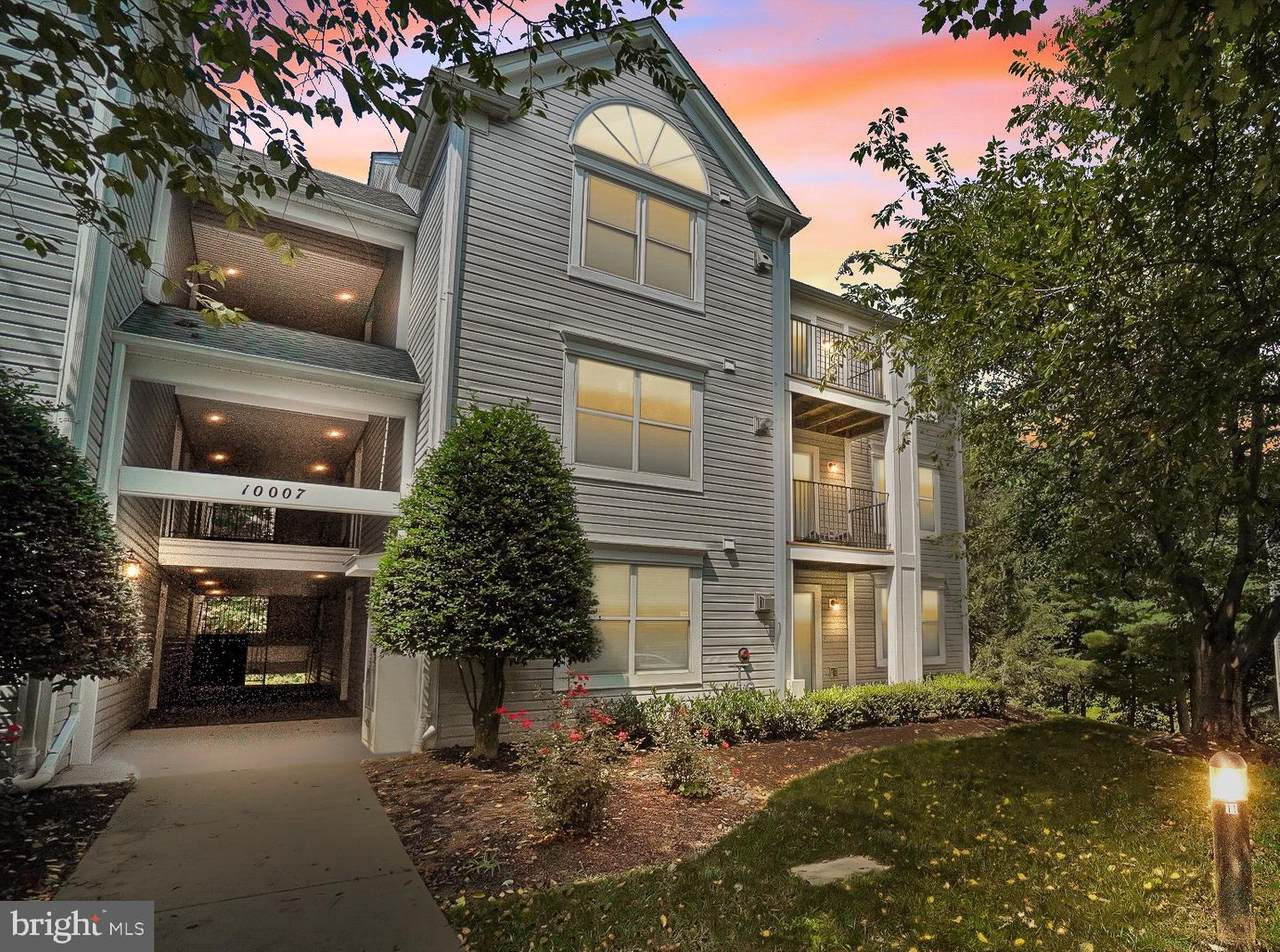 10007 Vanderbilt Circle - Photo 1