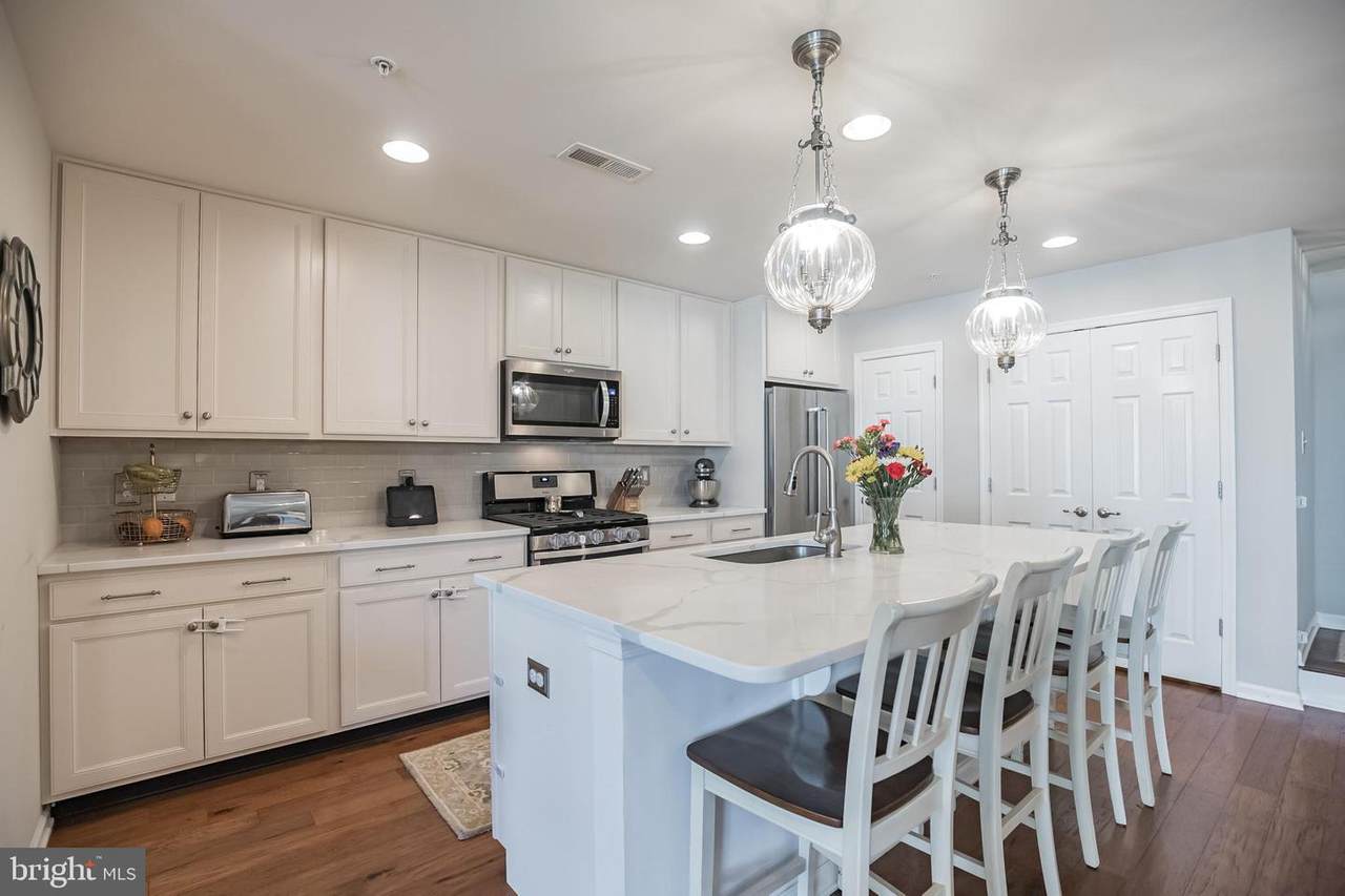 1108 Lexington Mews - Photo 1