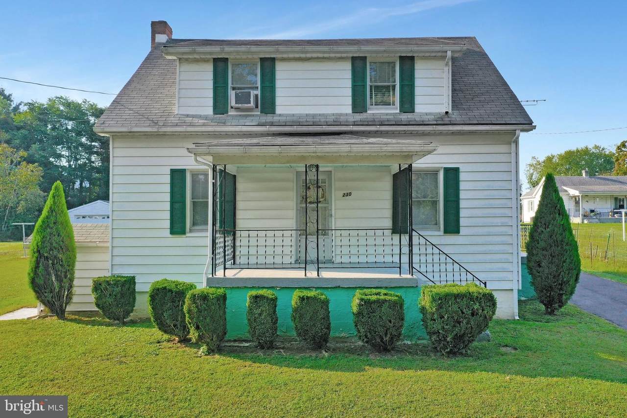 230 Columbia Street - Photo 1