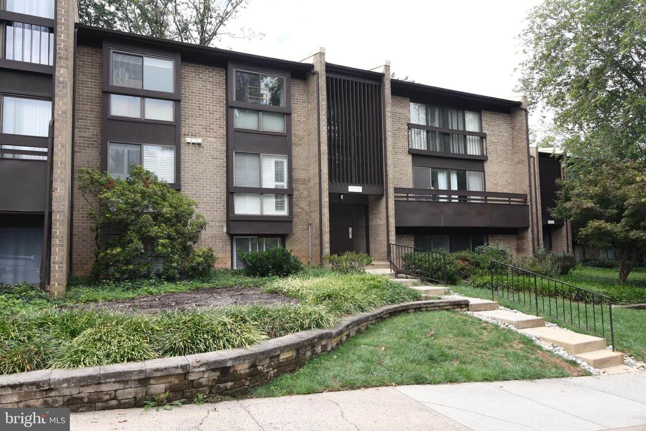 11559 Rolling Green Court - Photo 1