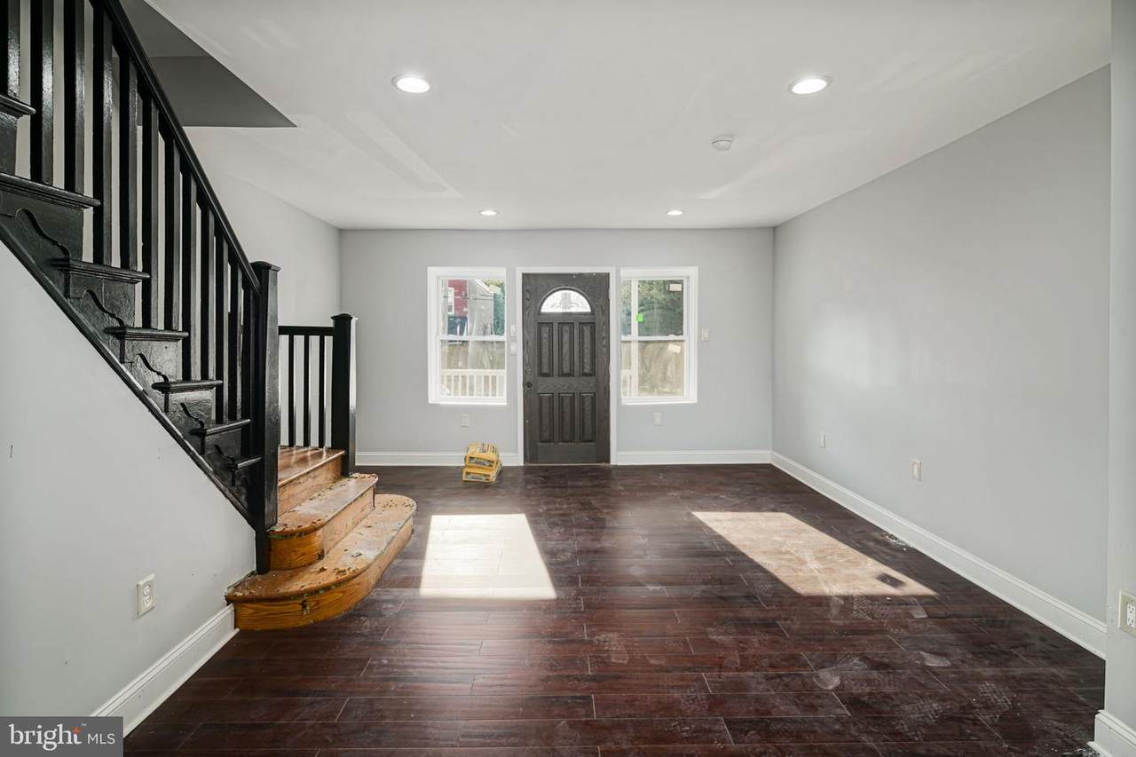 731 49TH Street - Photo 1