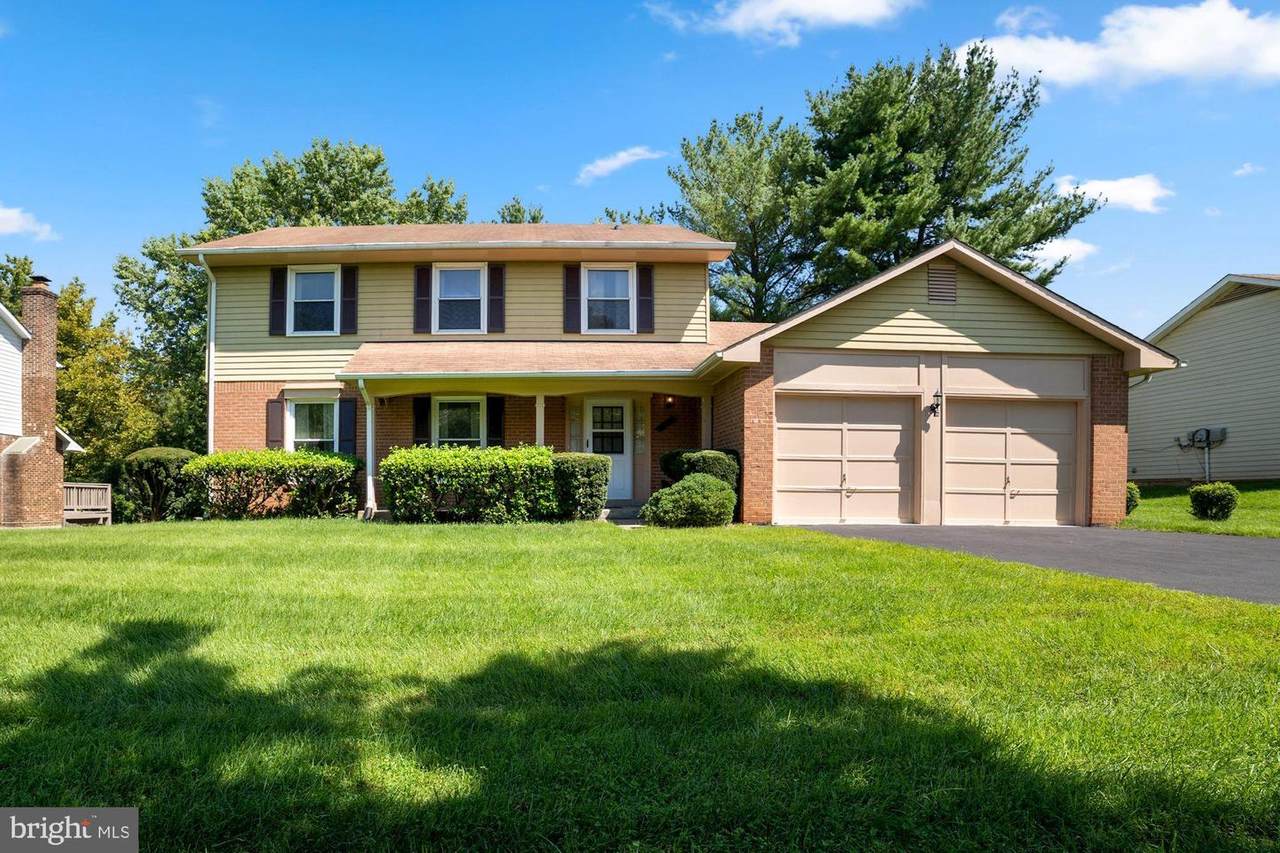 1723 Glastonberry Road - Photo 1
