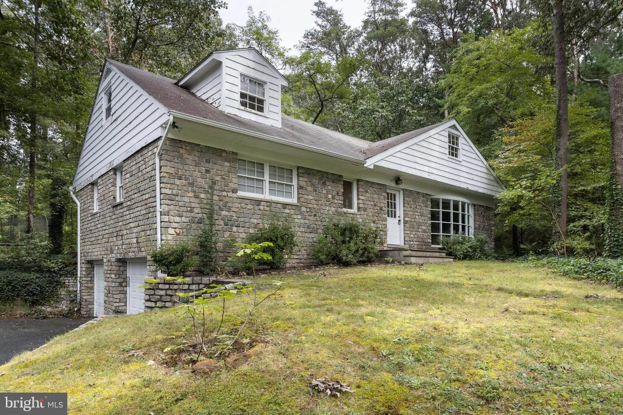425 Severnside Drive - Photo 1