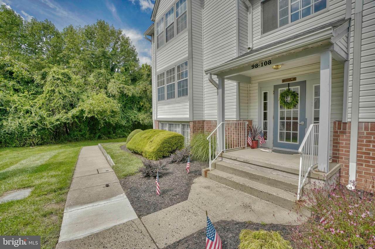 106 Surrey Lane - Photo 1
