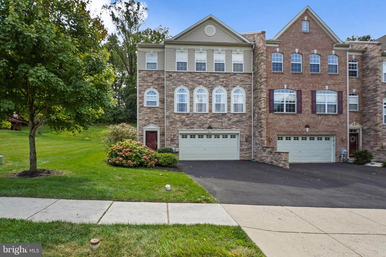 3184 Woods Edge Drive - Photo 1