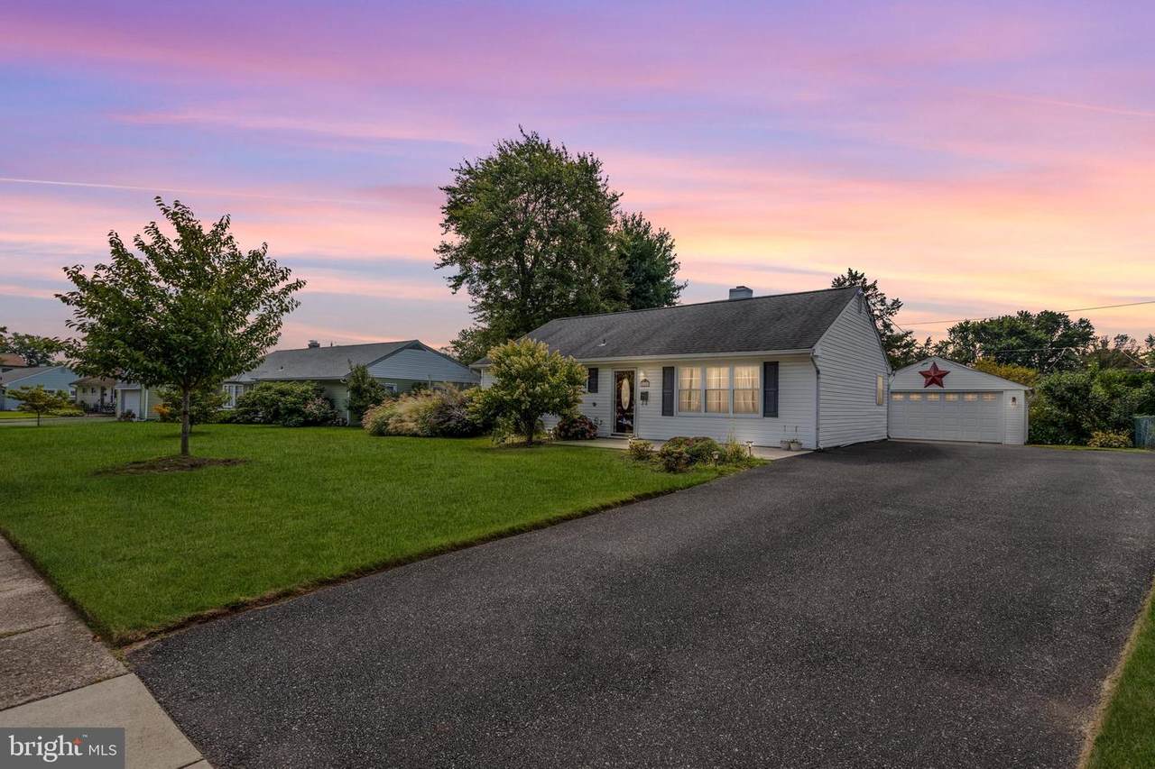 688 Locust Road - Photo 1