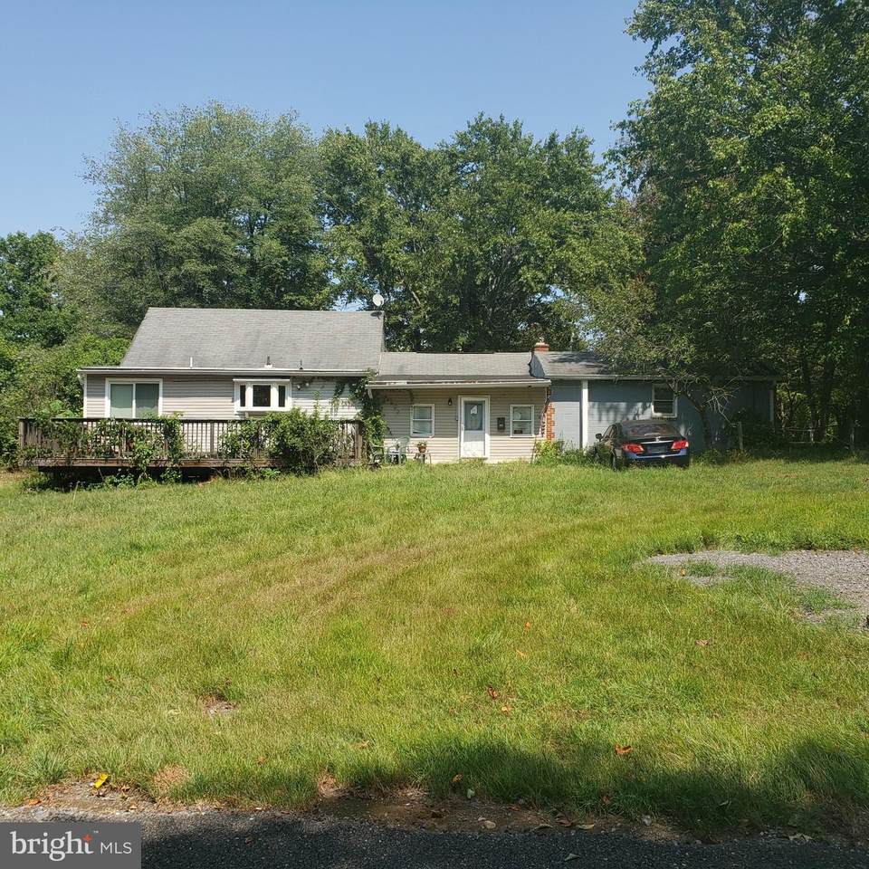 5011 Floral Park Road - Photo 1