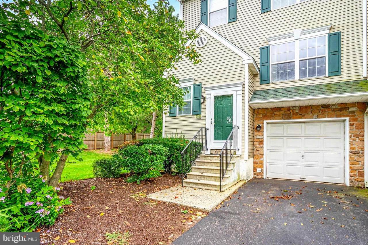 101 Green View Court - Photo 1
