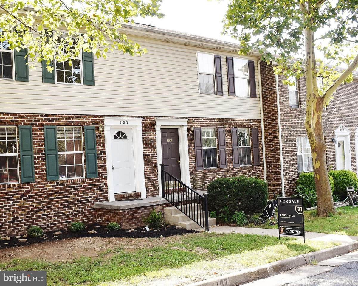 107 Parkside Drive - Photo 1
