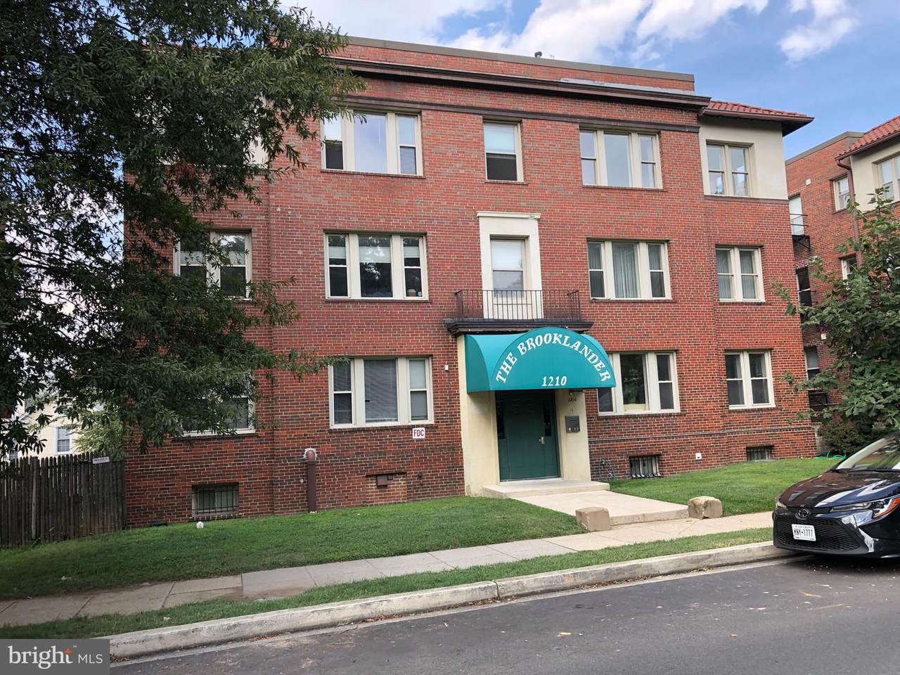 1210 Perry Street - Photo 1