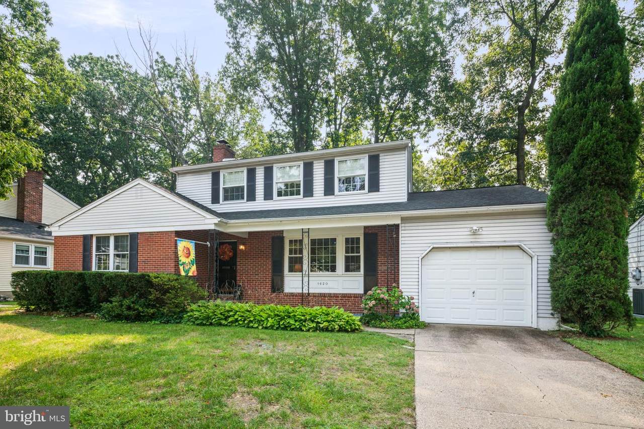 1620 Cedar Avenue - Photo 1