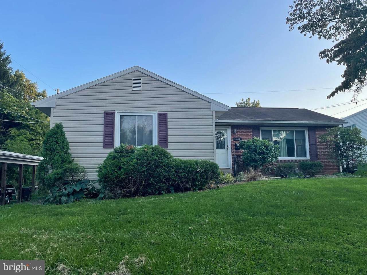 1540 Ridgeview Avenue - Photo 1