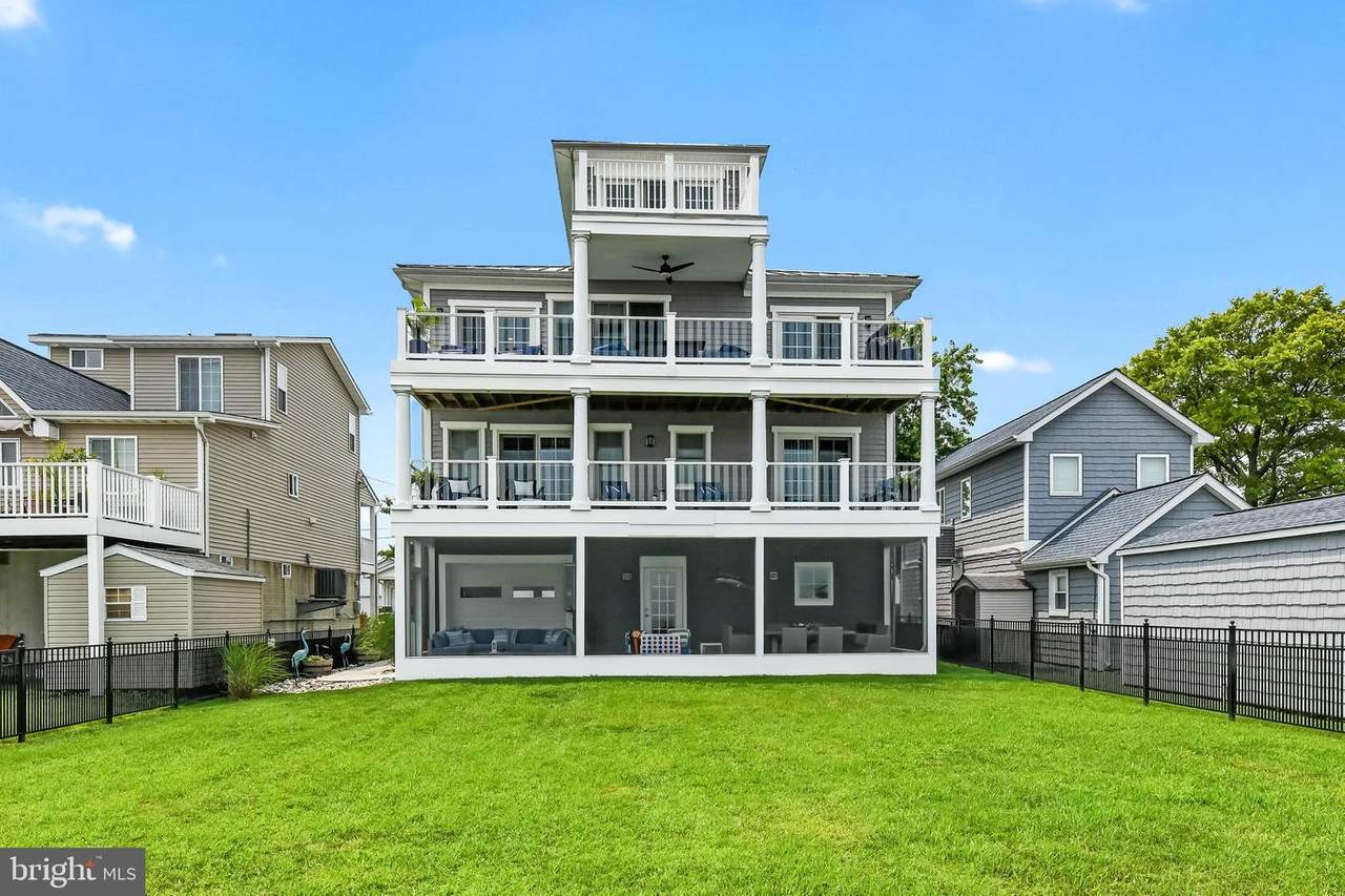 2811 Bay Drive - Photo 1